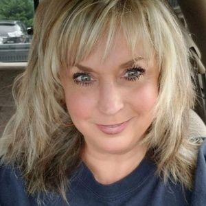 Meet your Posher, Angela